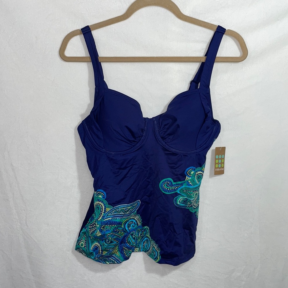 Title Nine Swim Top w Underwire and hidden adjustable back clasps. 🌟NWT🌟sz 36c